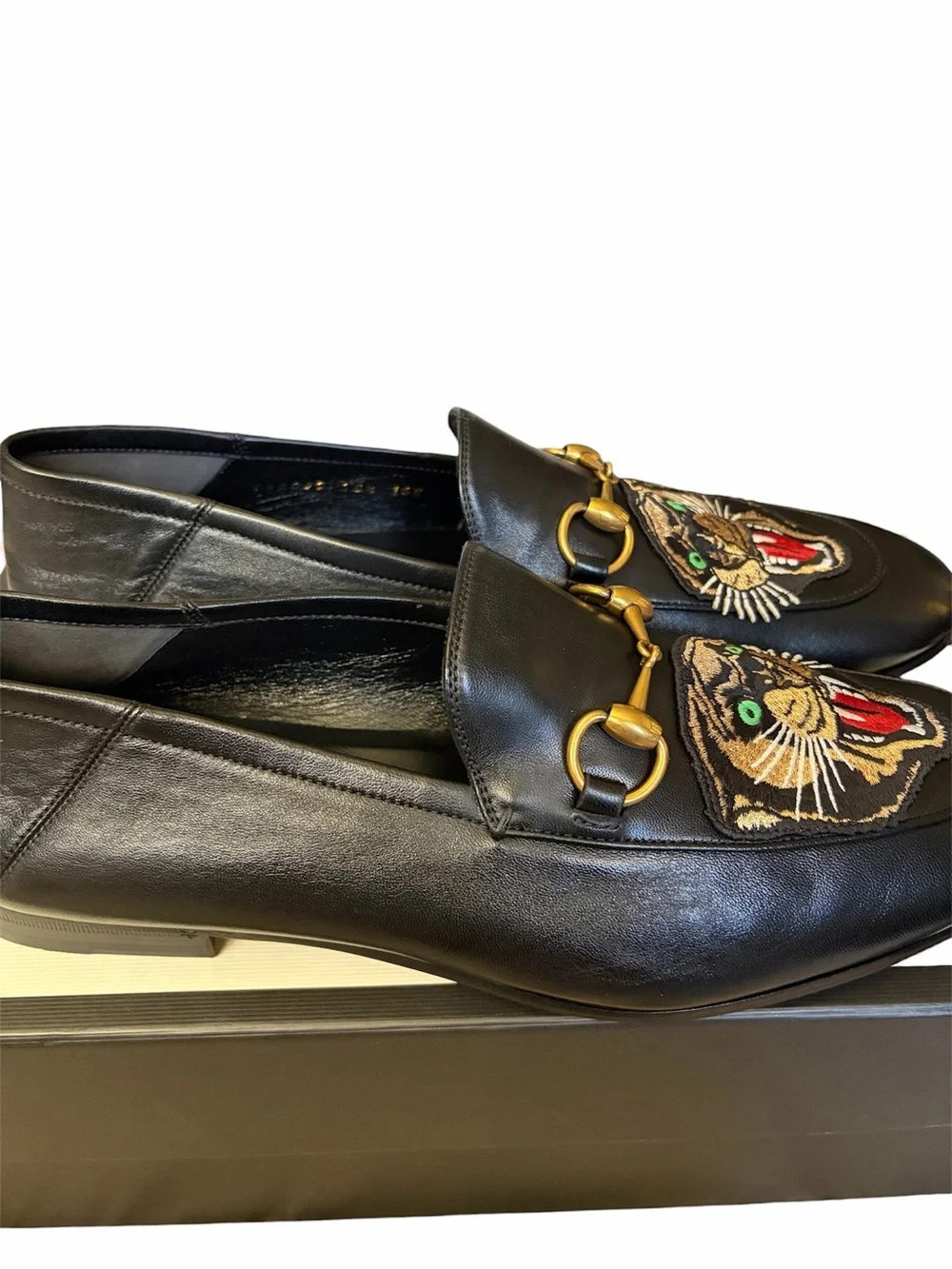 Gucci Black Leather Horsebit Loafers with Embroidered Tiger size 10.5